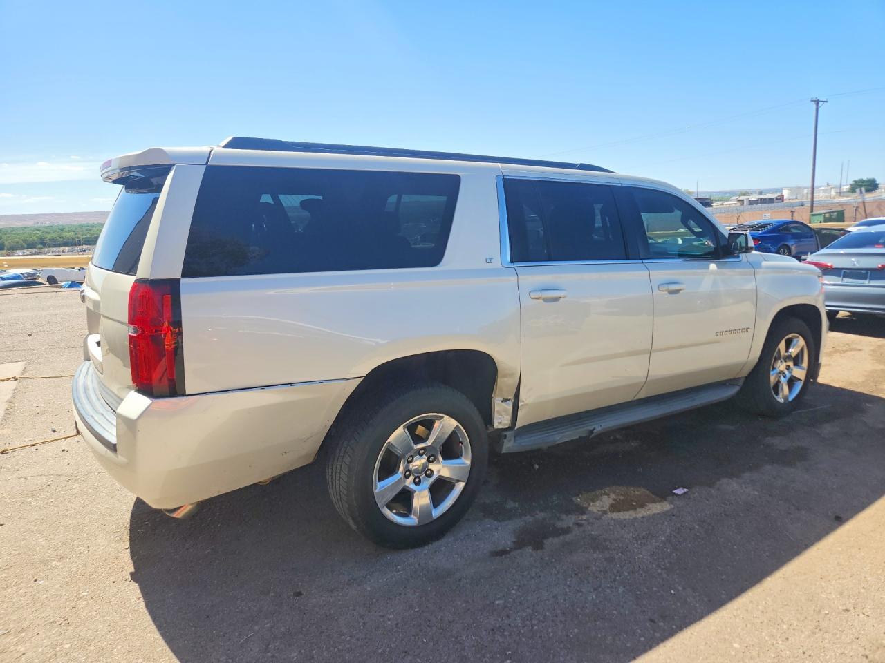 2015 CHEVROLET SUBURBAN — фото 3