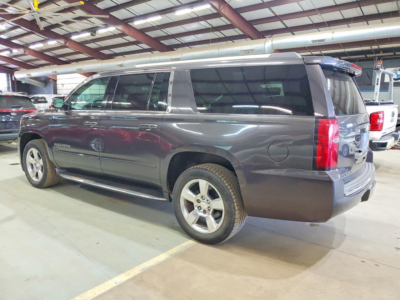 2015 CHEVROLET SUBURBAN — фото 2