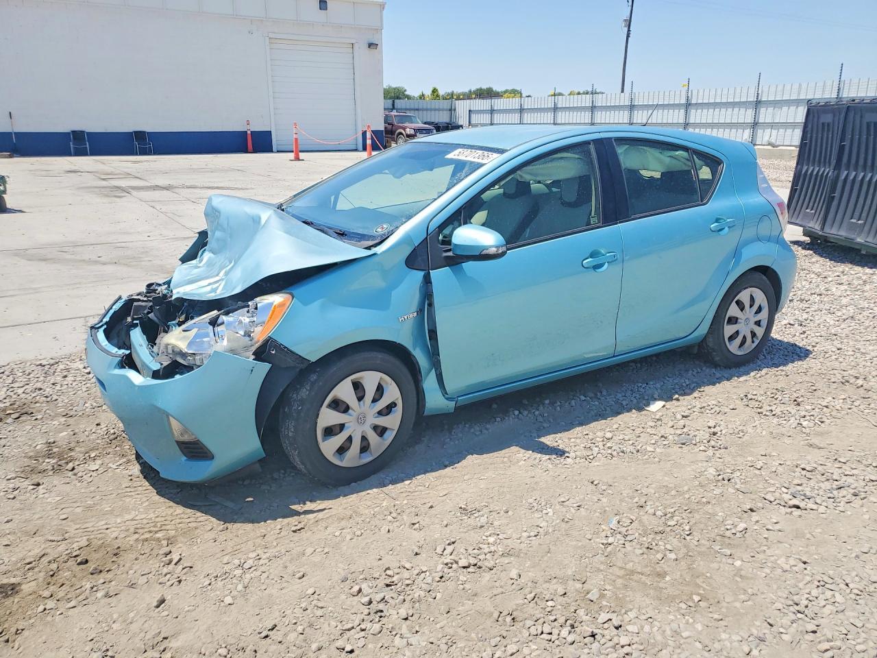 2013 TOYOTA PRIUS C — фото 1