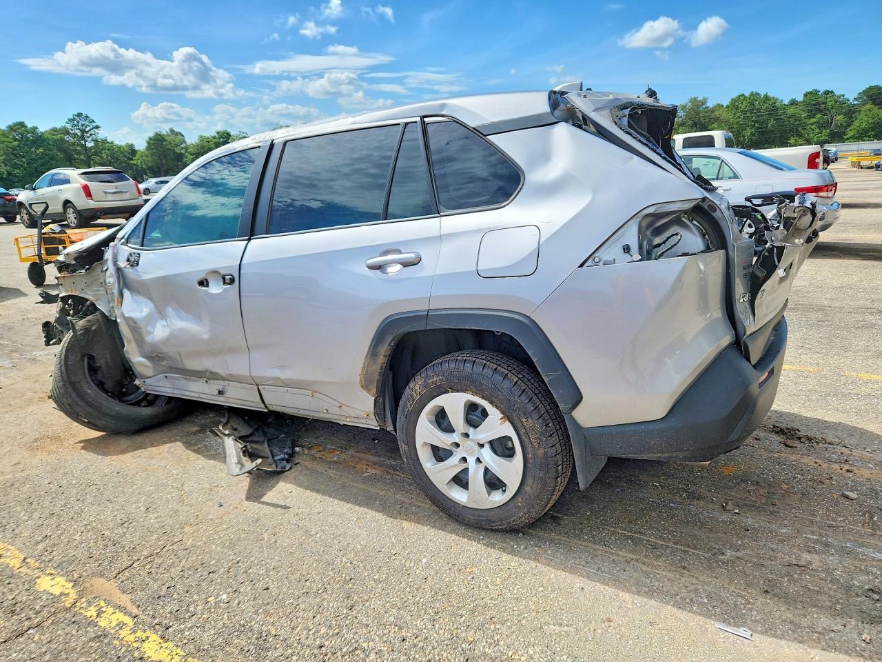 2024 TOYOTA RAV4 — фото 2
