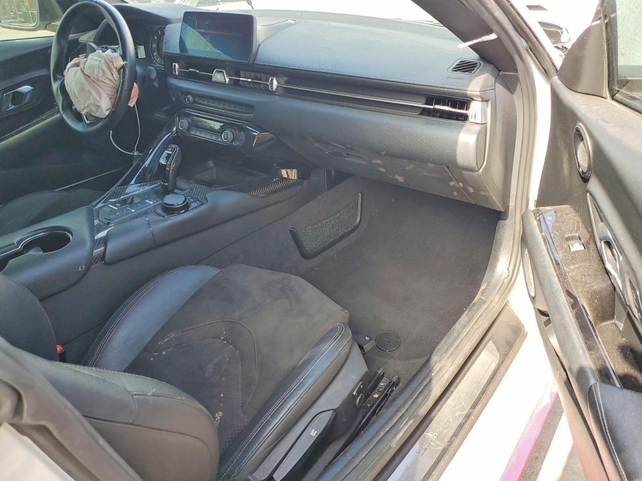 TOYOTA SUPRA
