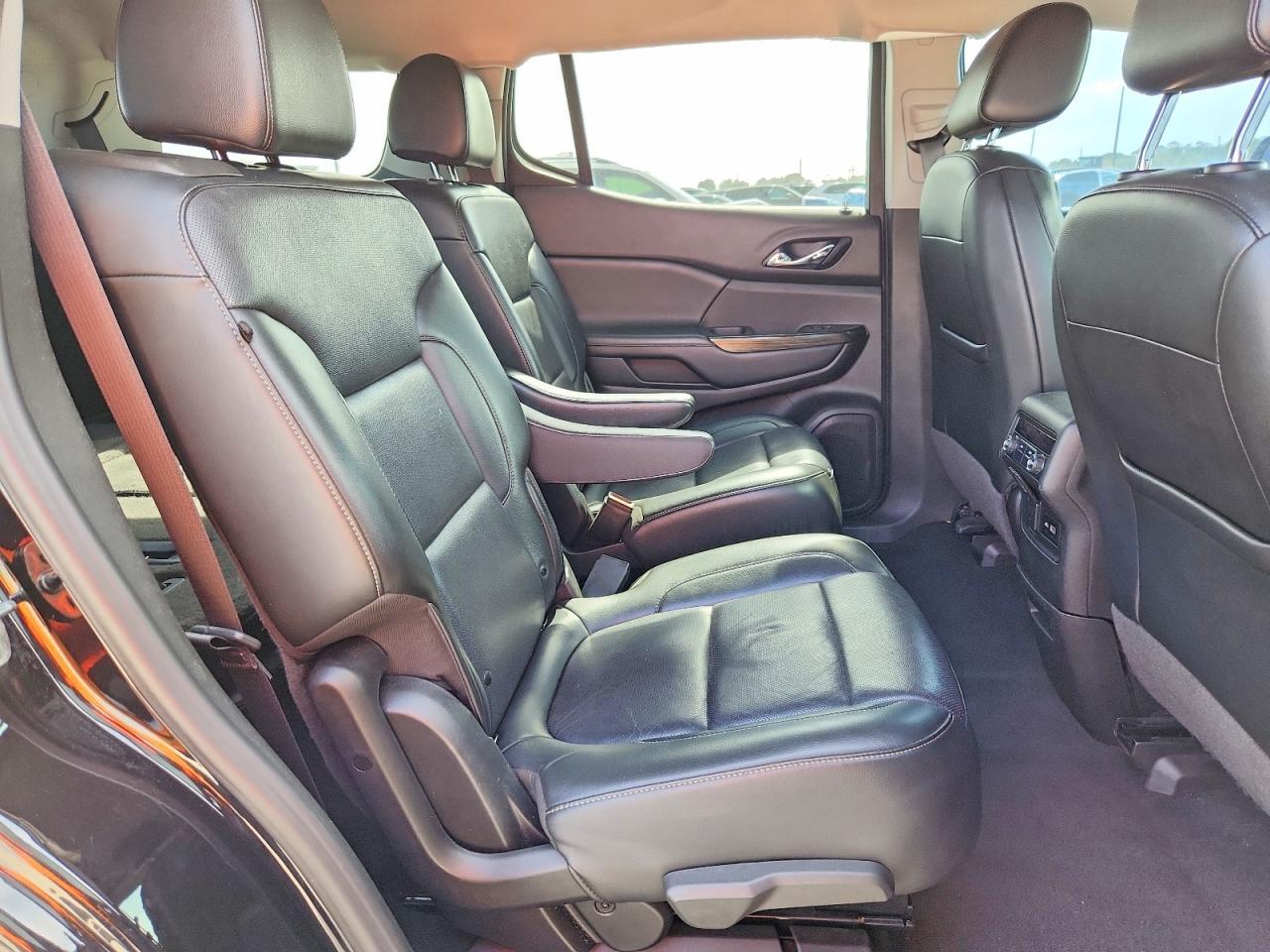 2021 GMC ACADIA — фото 11