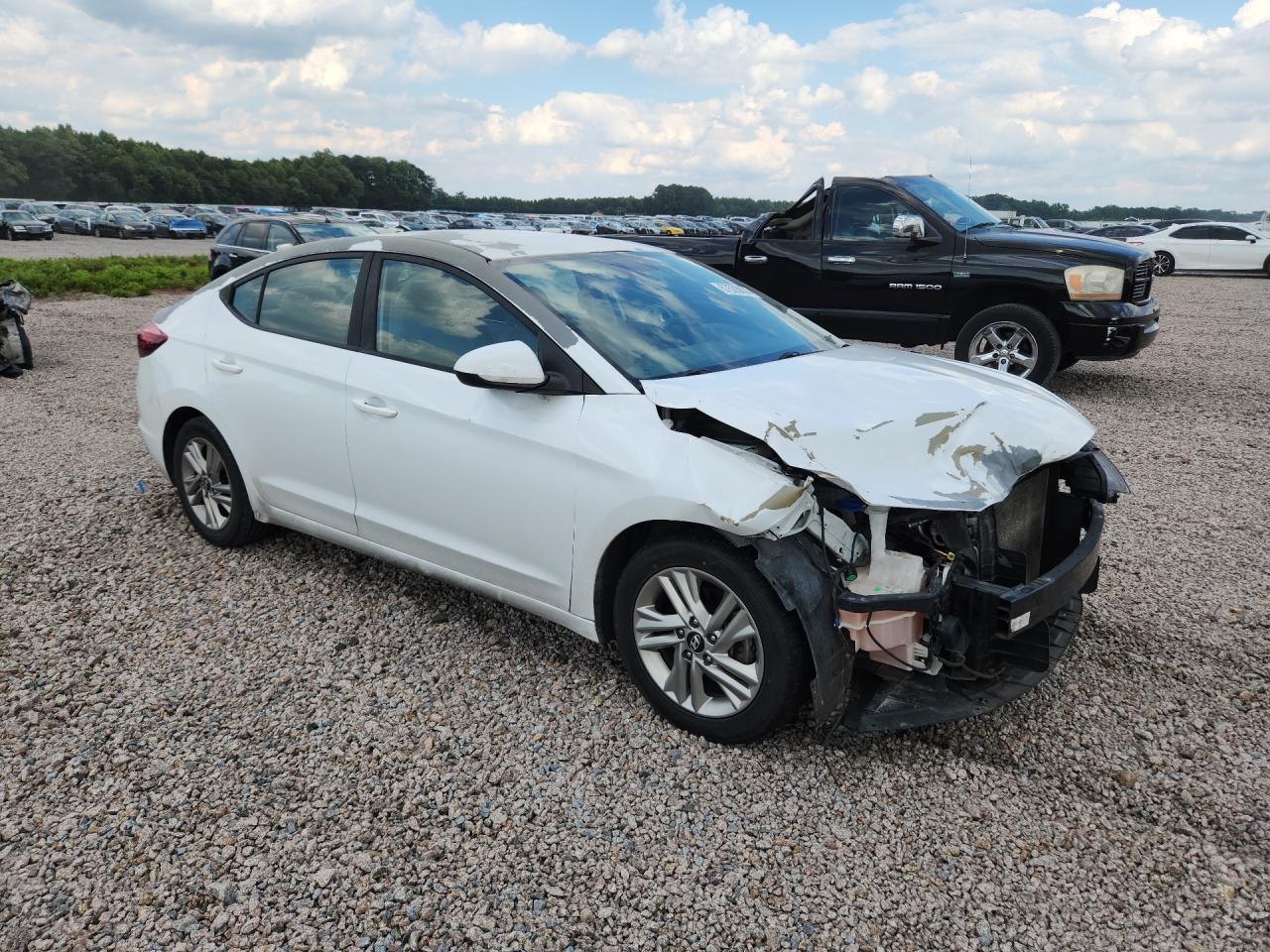 2019 HYUNDAI ELANTRA — фото 4