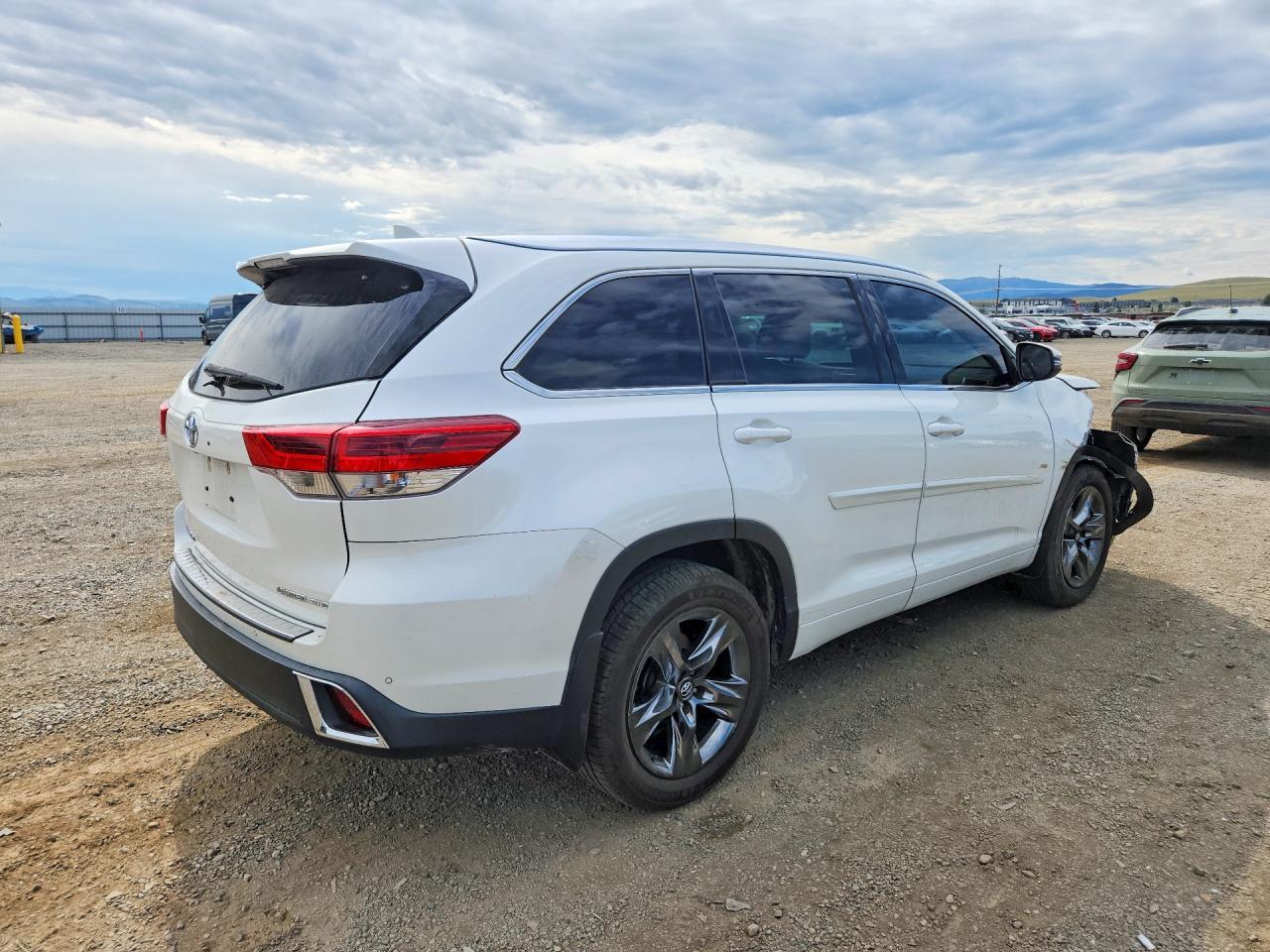 2017 TOYOTA HIGHLANDER — фото 3