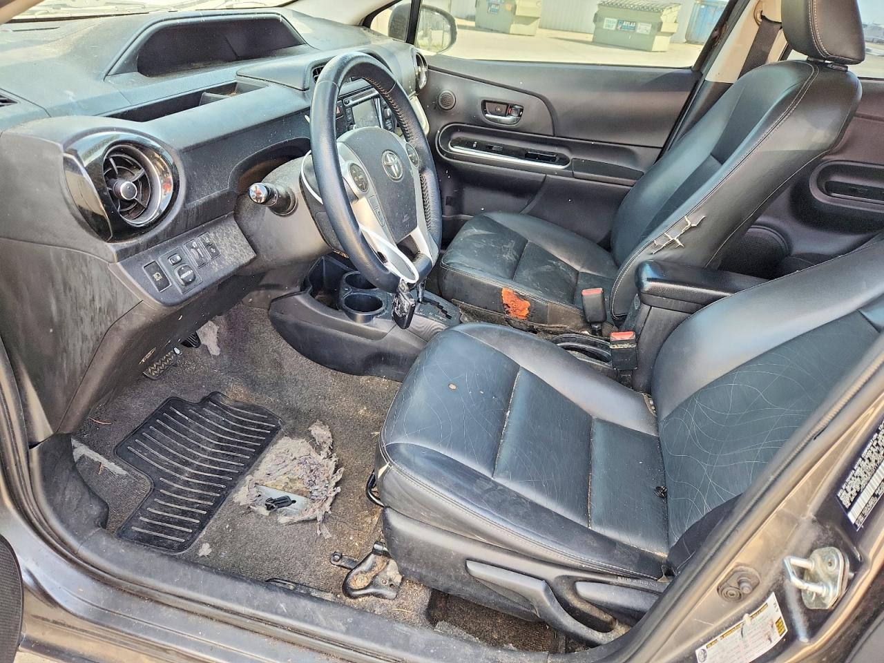 2016 TOYOTA PRIUS C — фото 7