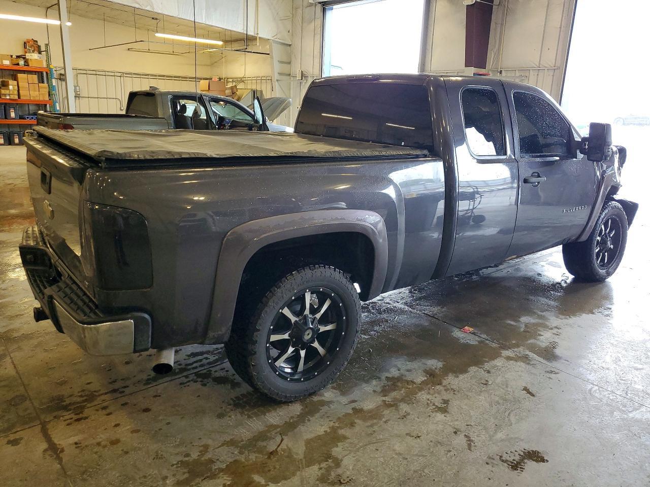 2011 CHEVROLET SILVERADO 1500 — фото 3