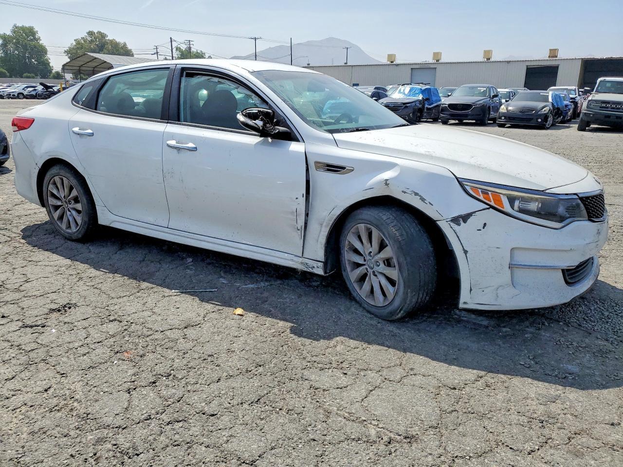 2016 KIA OPTIMA — фото 4