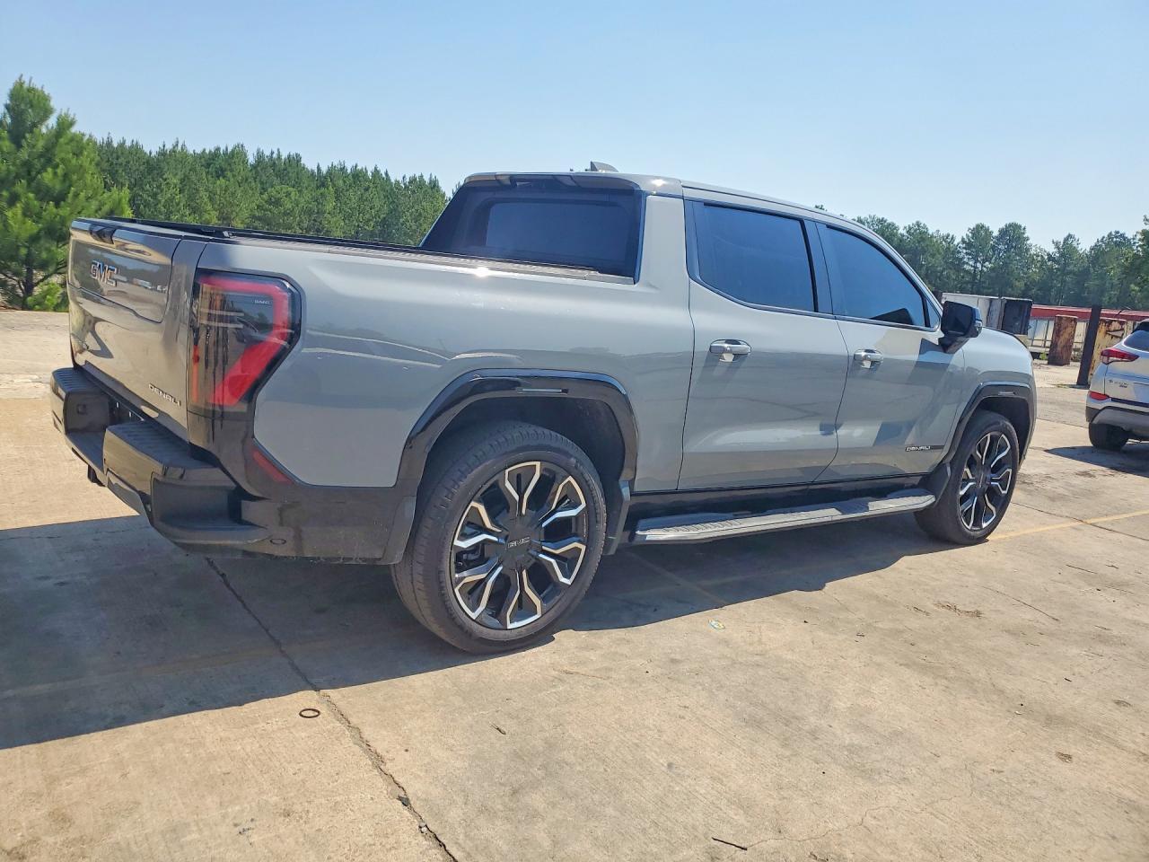 2024 GMC SIERRA — фото 3