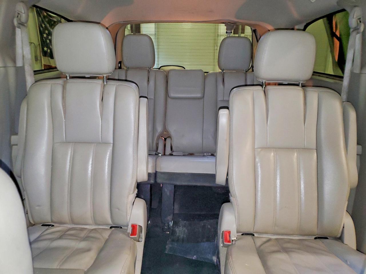 2013 CHRYSLER TOWN & COUNTRY — фото 10
