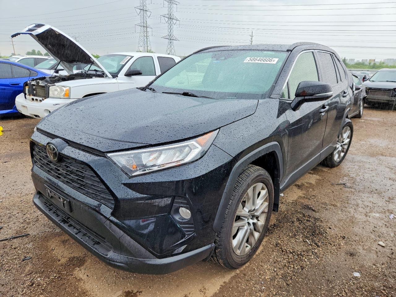 2021 TOYOTA RAV4 — фото 1