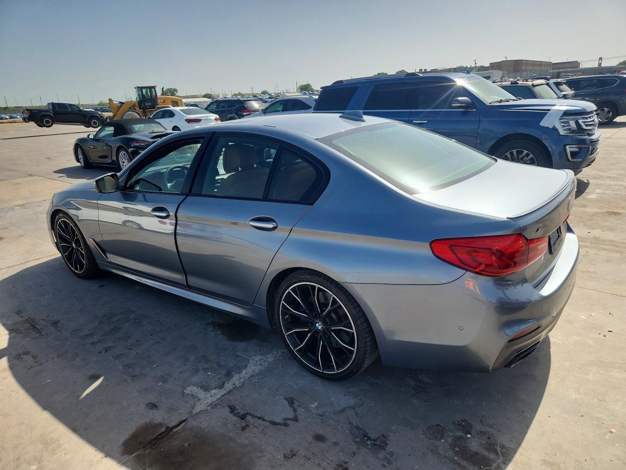2018 BMW 5 SERIES — фото 2