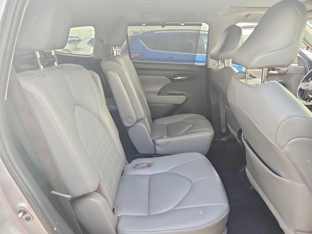 2021 TOYOTA HIGHLANDER — фото 10