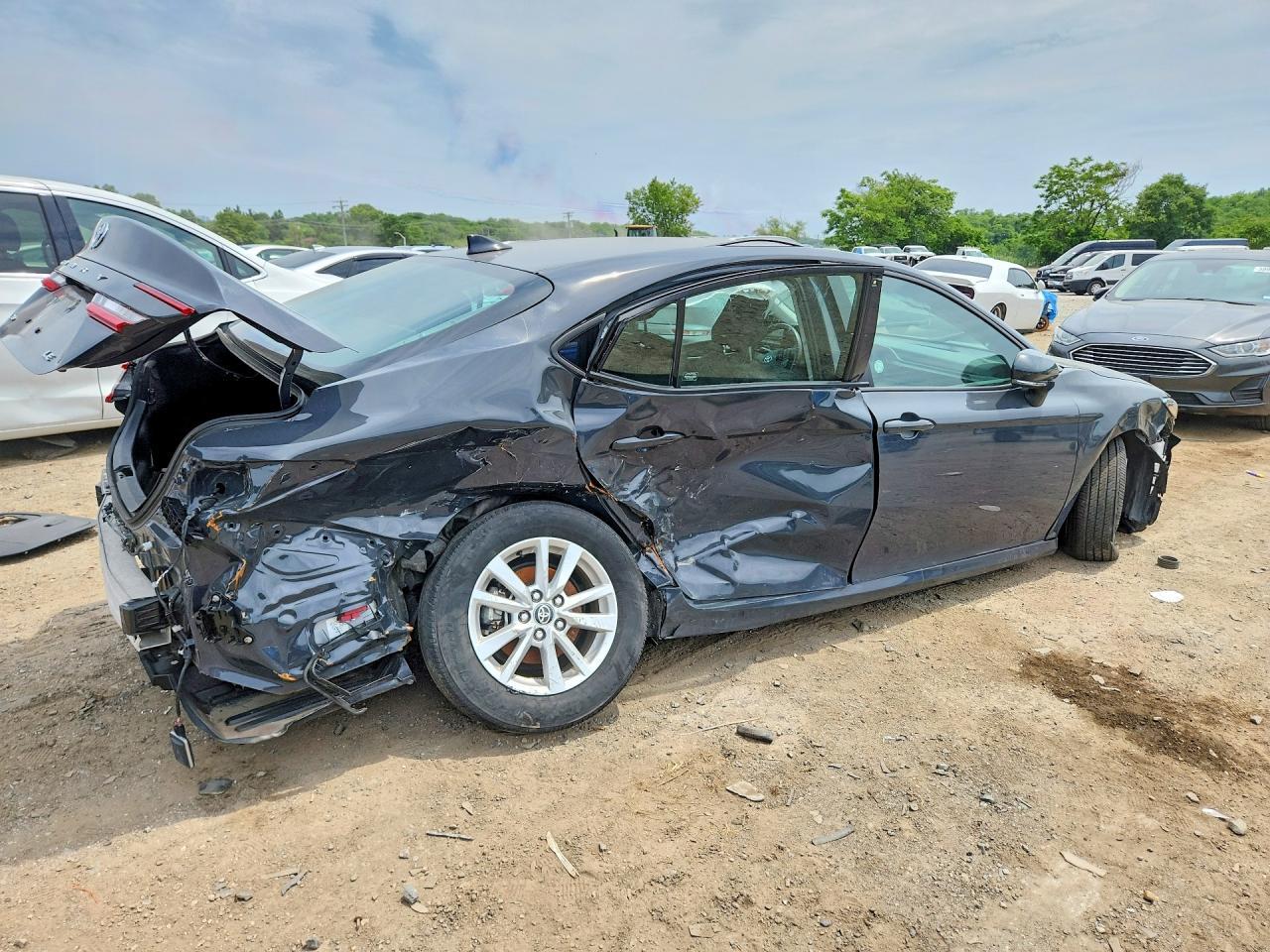 2025 TOYOTA CAMRY HYBRID — фото 3