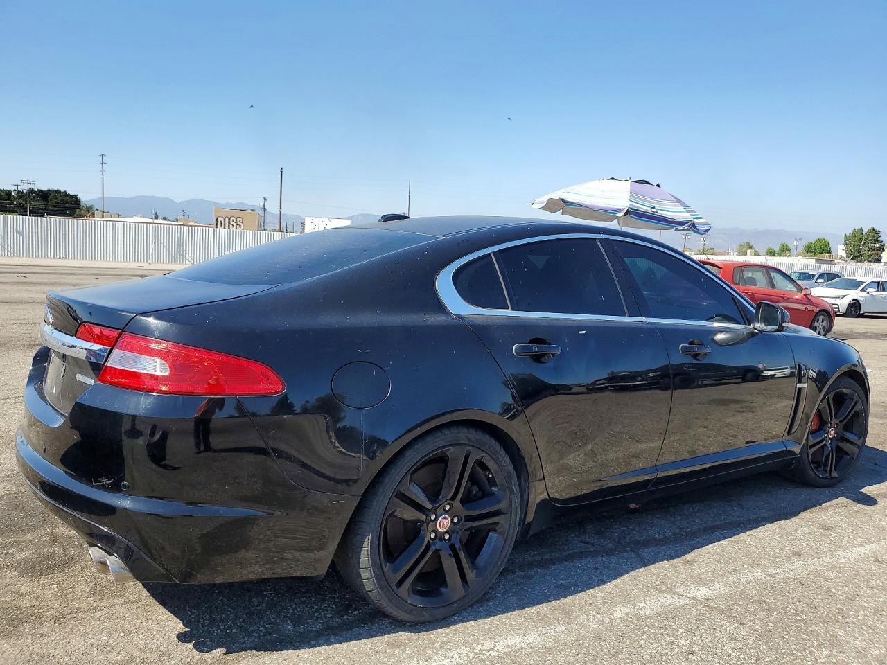 2011 JAGUAR XF — фото 3