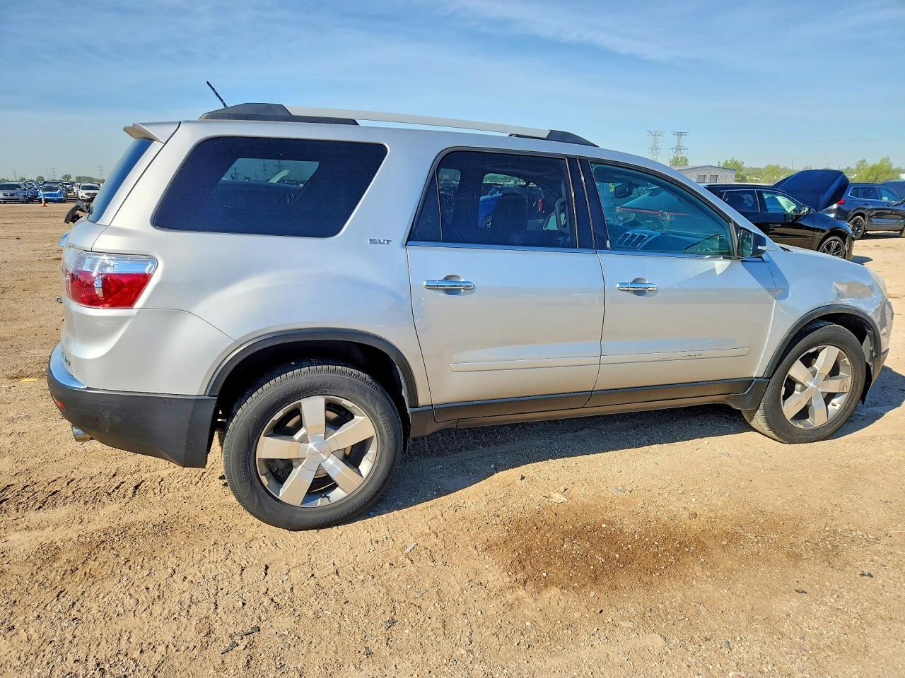 2011 GMC ACADIA — фото 3