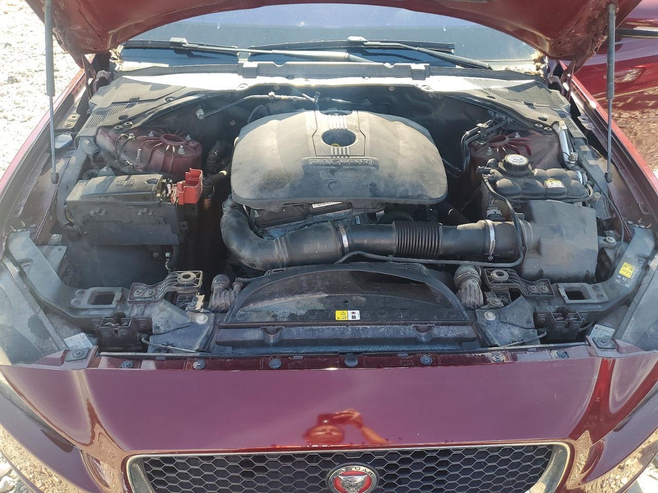 JAGUAR XE