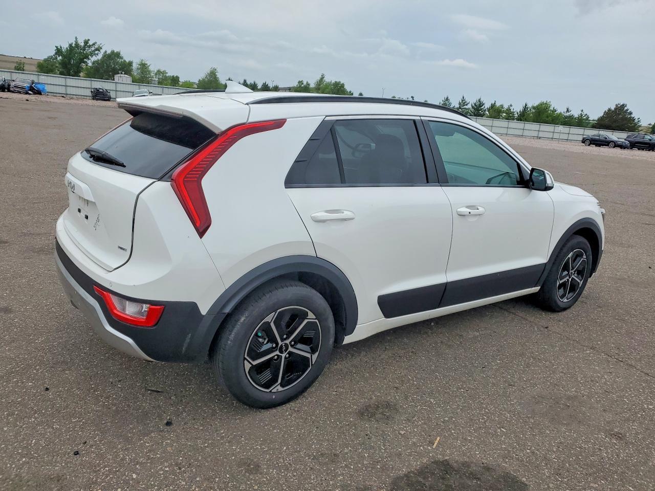 2024 KIA NIRO HYBRID — фото 3