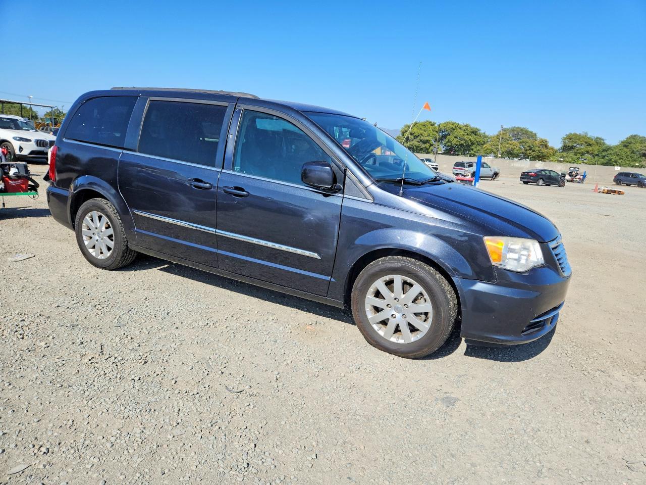 CHRYSLER TOWN & COUNTRY