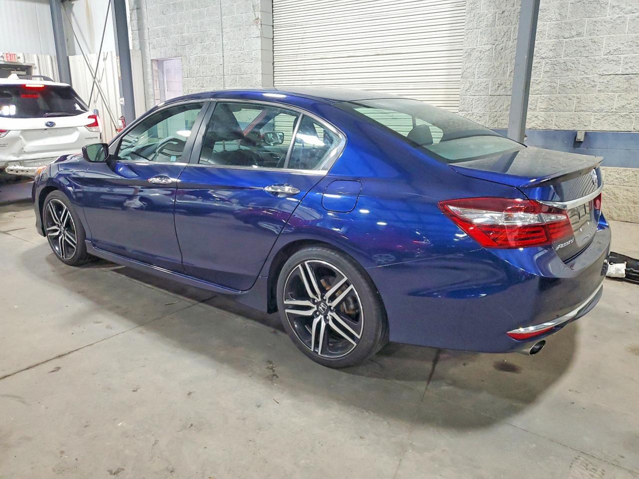2017 HONDA ACCORD — фото 2