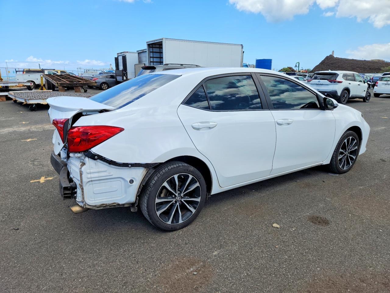 2019 TOYOTA COROLLA — фото 3