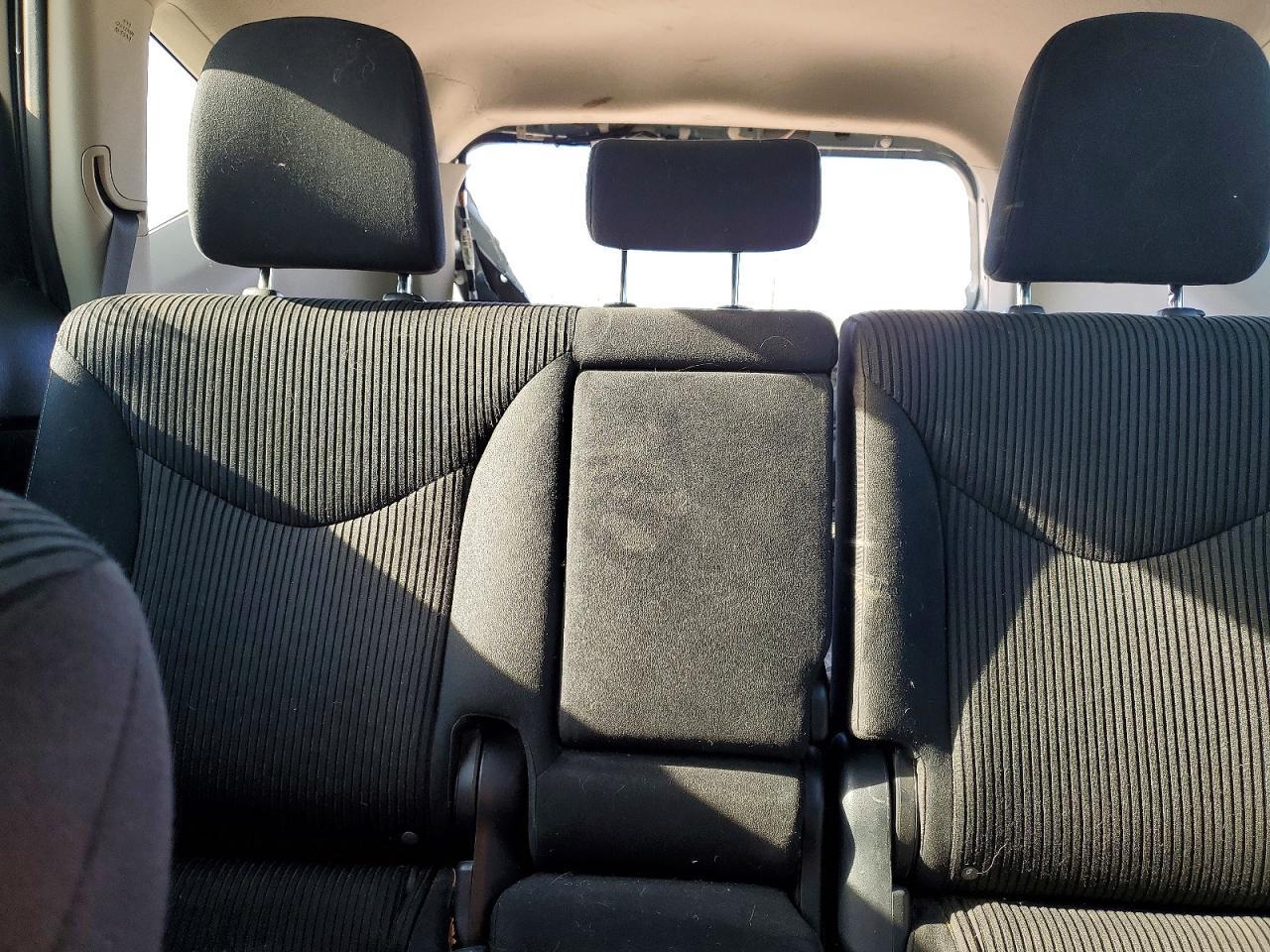 2016 TOYOTA PRIUS V — фото 10