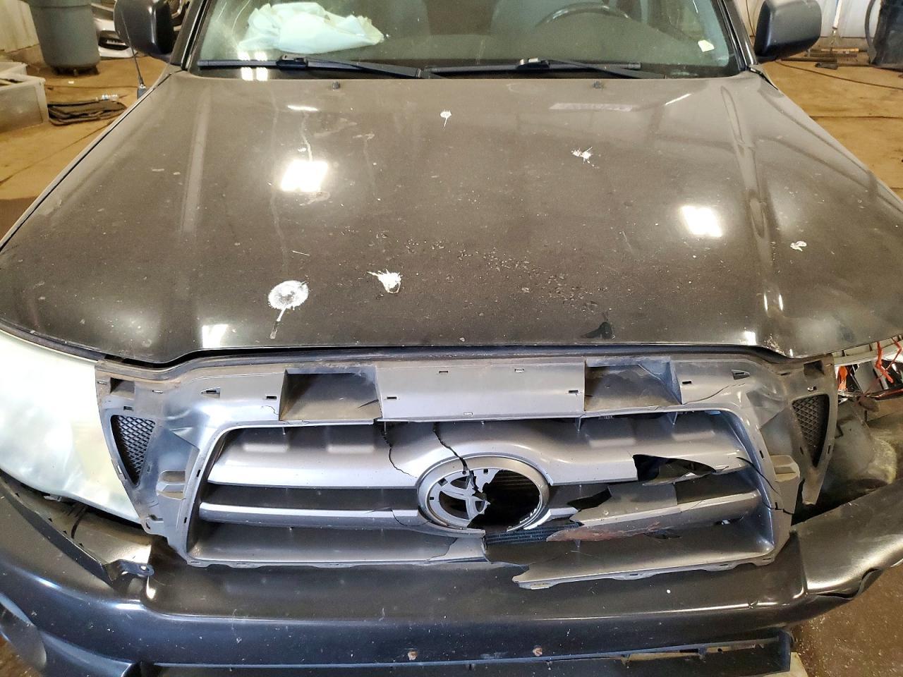 TOYOTA TACOMA