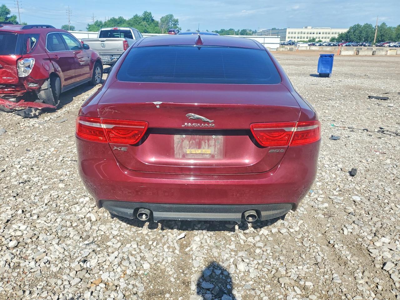 JAGUAR XE