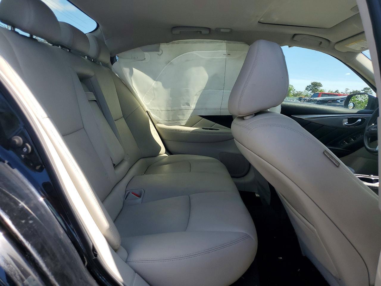 INFINITI Q50