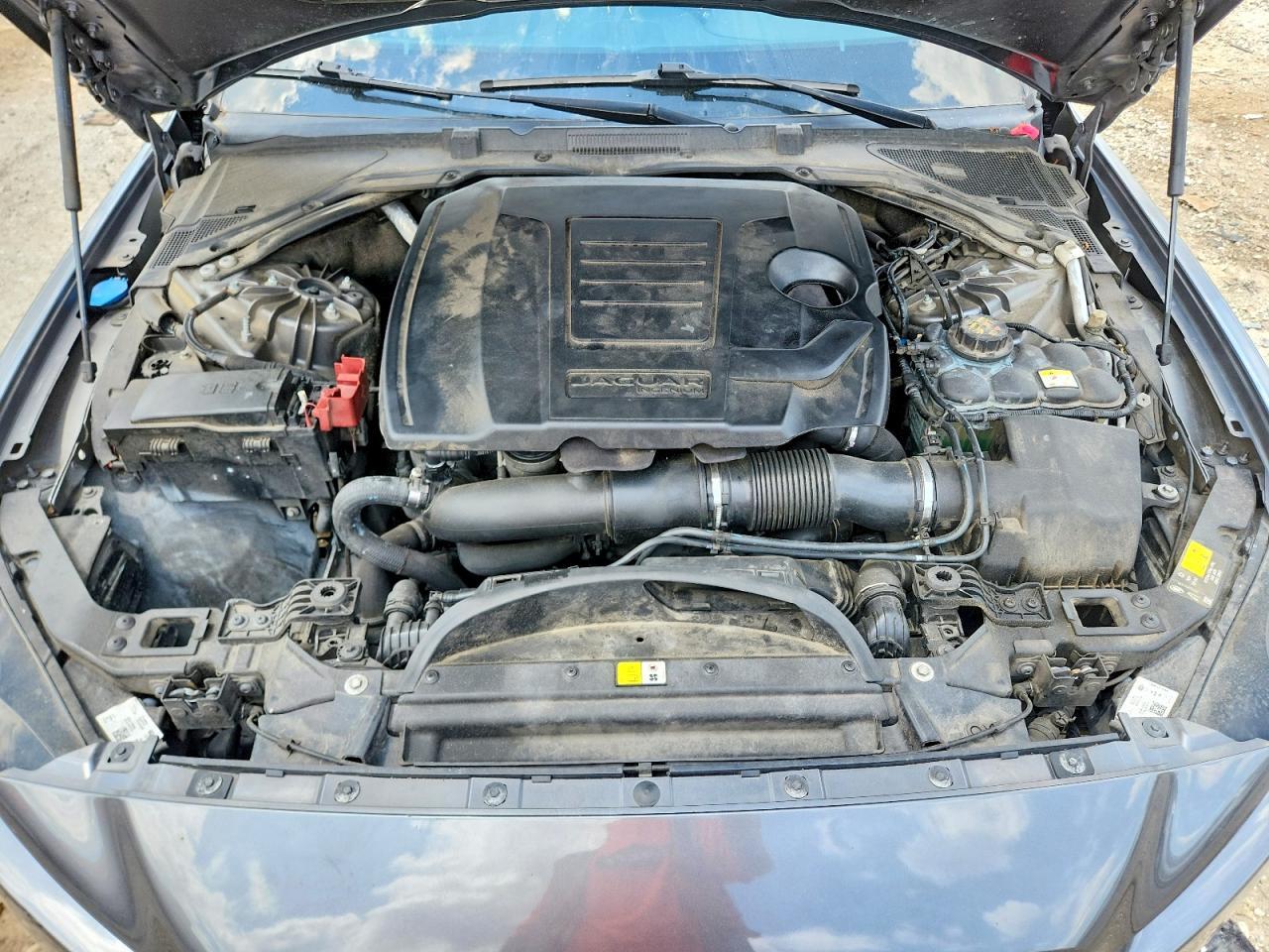 2019 JAGUAR XE — фото 11