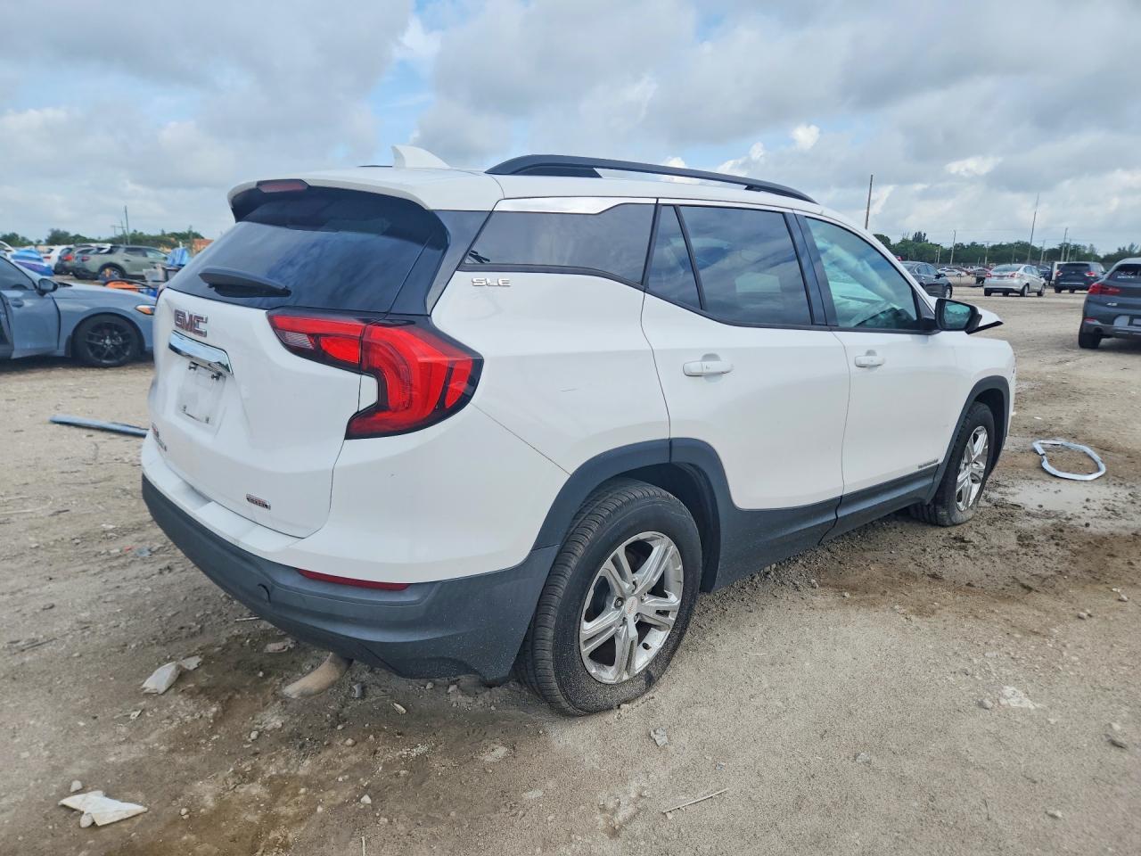 2018 GMC TERRAIN — фото 3