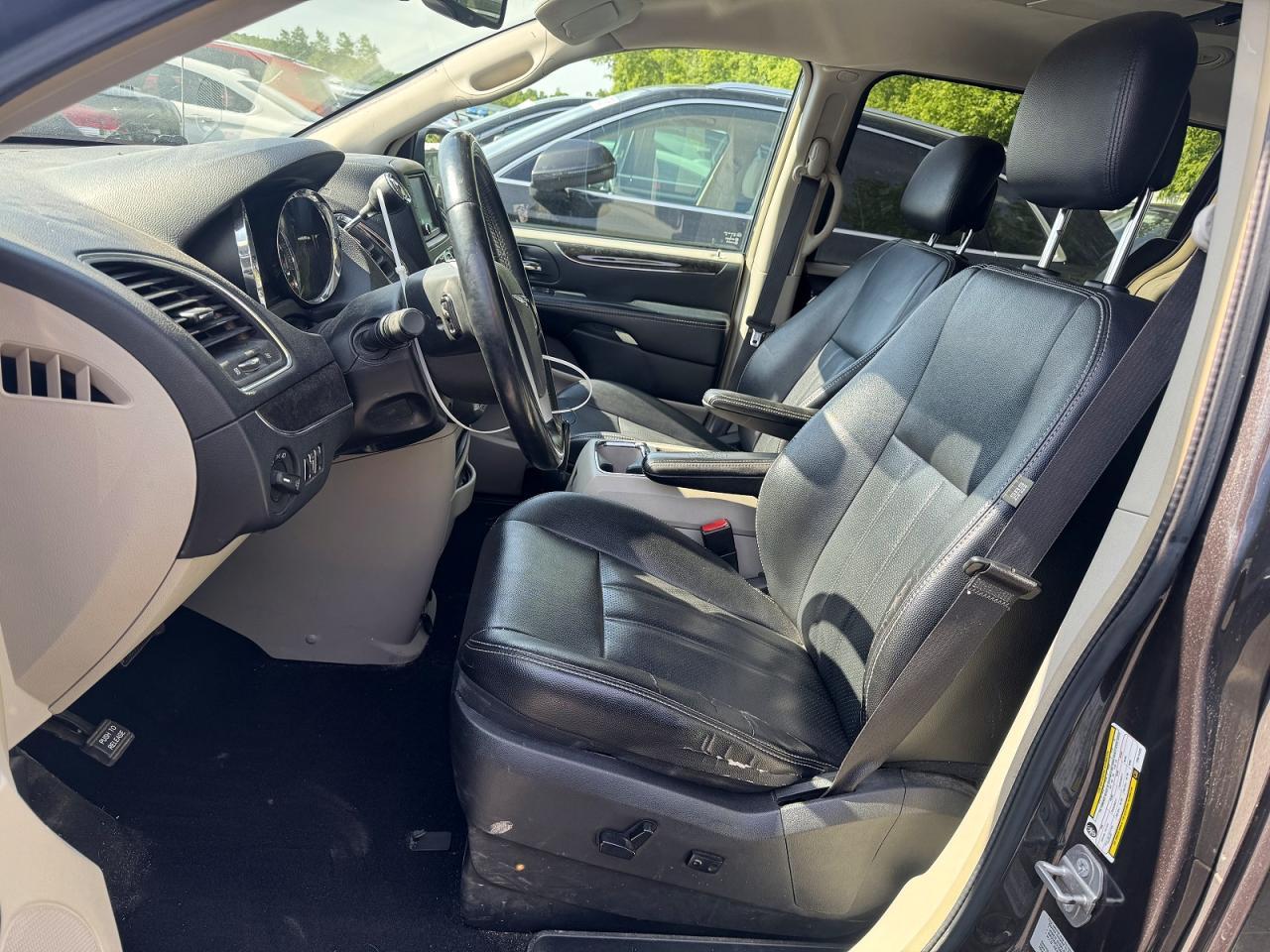 2015 CHRYSLER TOWN & COUNTRY — фото 7