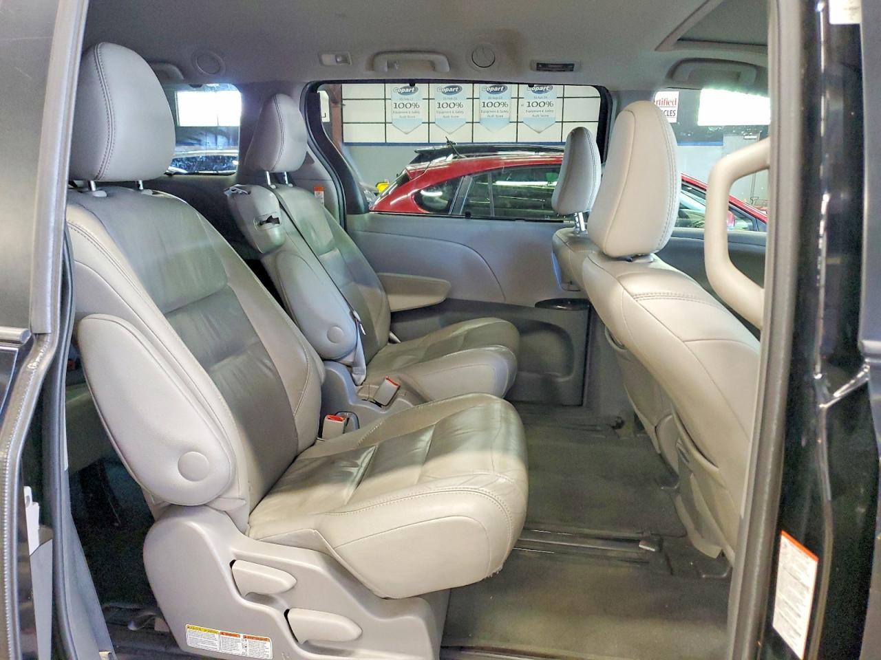 2017 TOYOTA SIENNA — фото 11