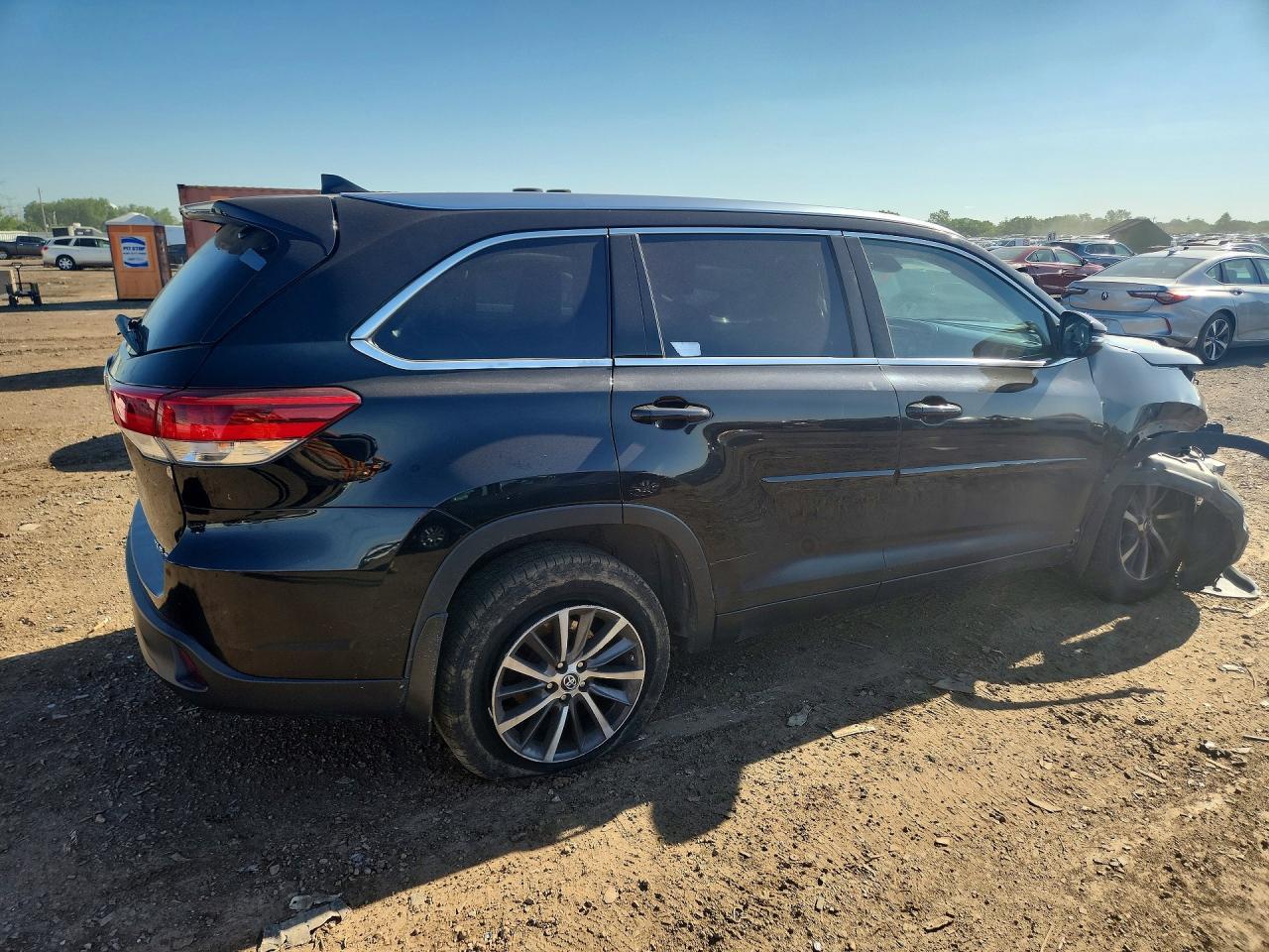 2018 TOYOTA HIGHLANDER — фото 3