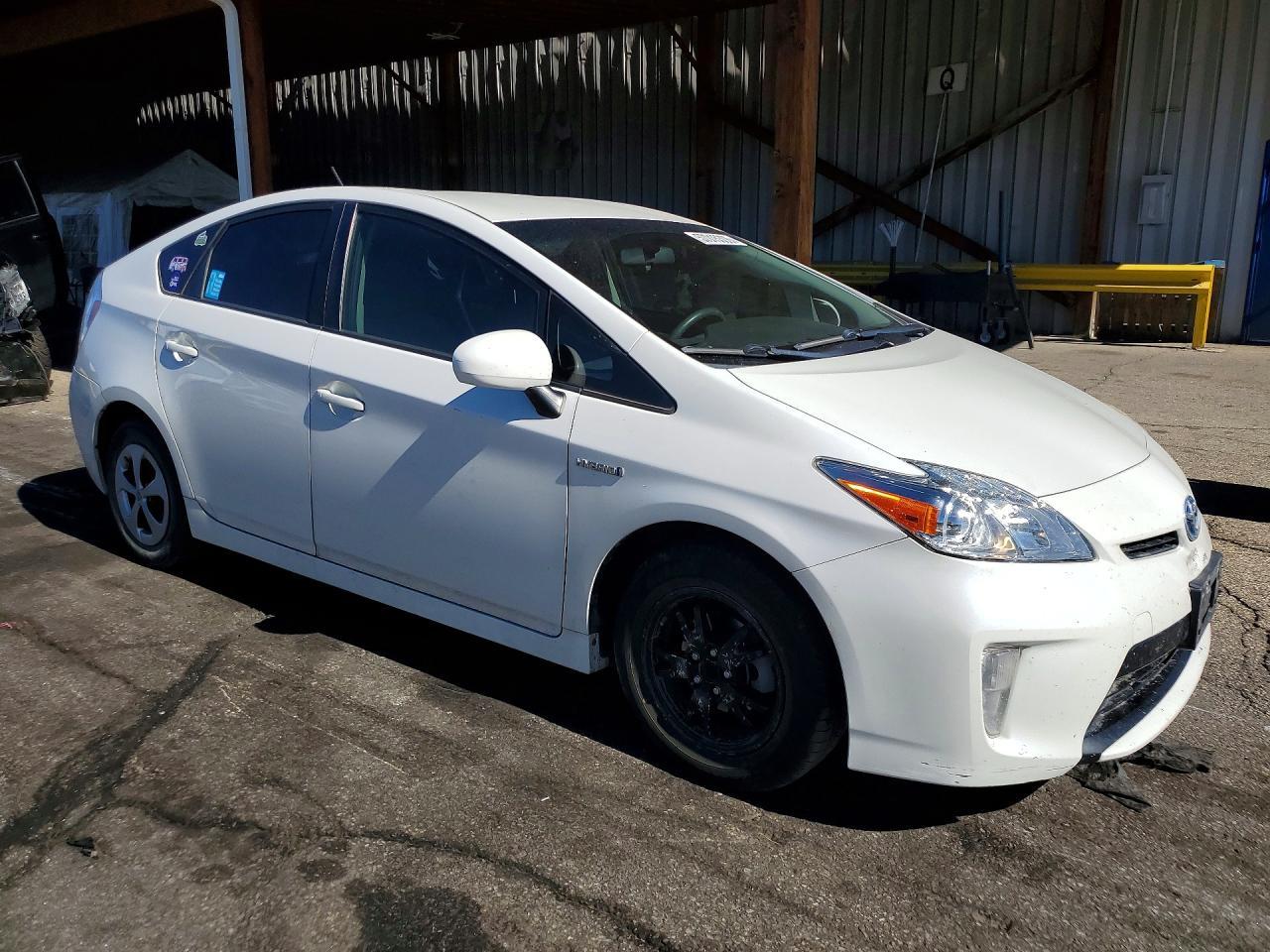 2014 TOYOTA PRIUS — фото 4