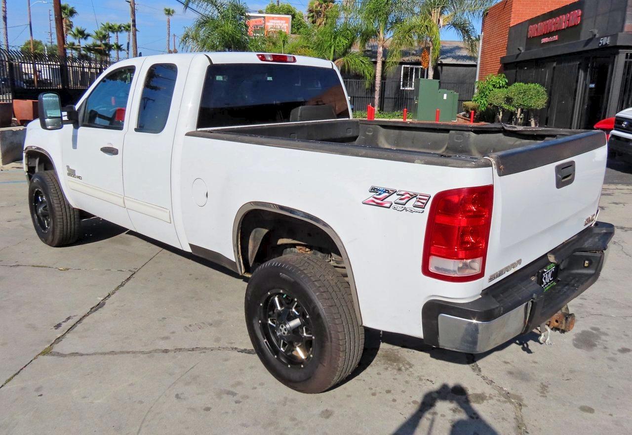 2011 GMC SIERRA 2500HD — фото 4