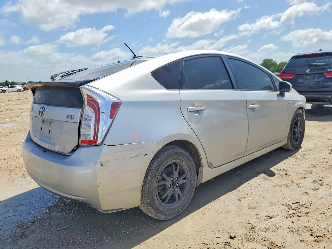 2013 TOYOTA PRIUS — фото 3