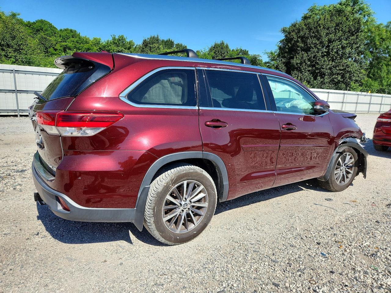 2018 TOYOTA HIGHLANDER — фото 3