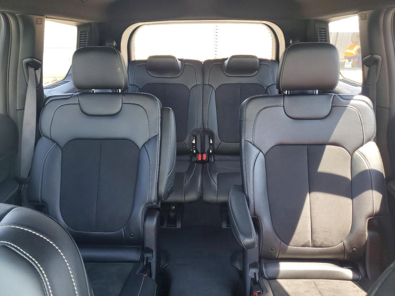 2023 JEEP GRAND CHEROKEE — фото 10