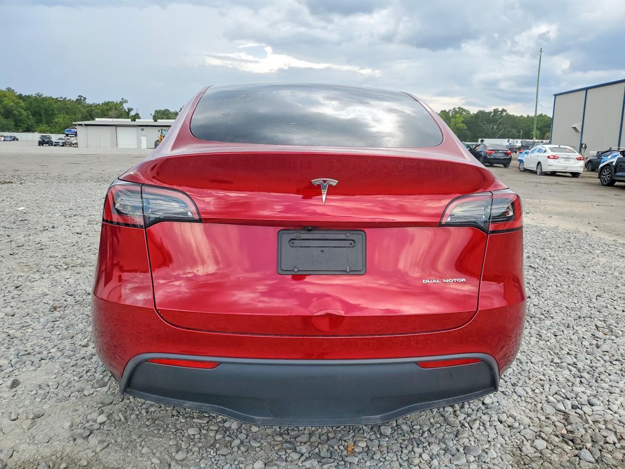 2024 TESLA MODEL Y — фото 6