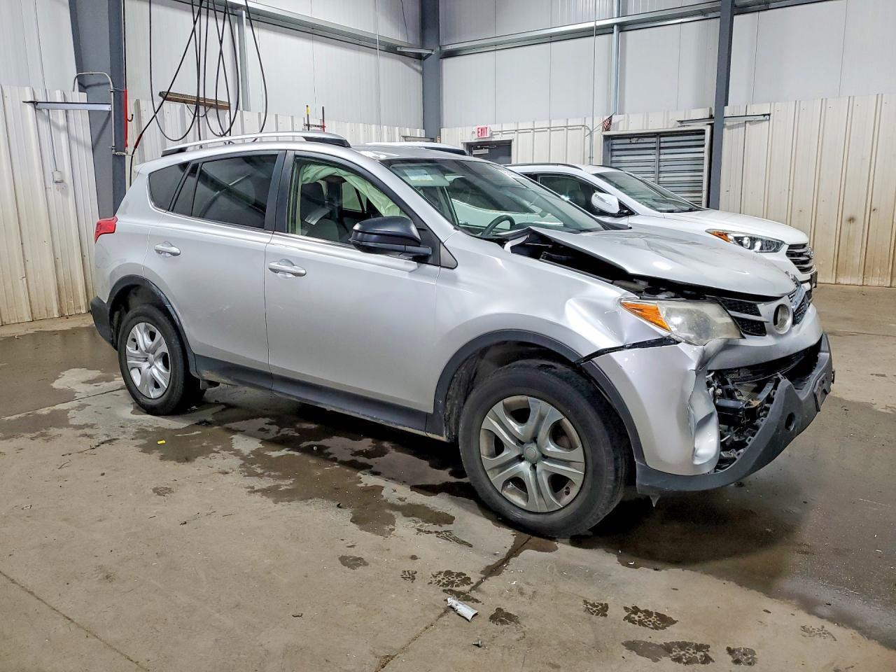 2014 TOYOTA RAV4 — фото 4