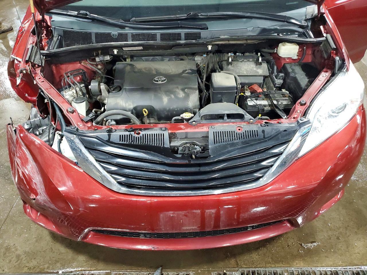 2011 TOYOTA SIENNA — фото 11