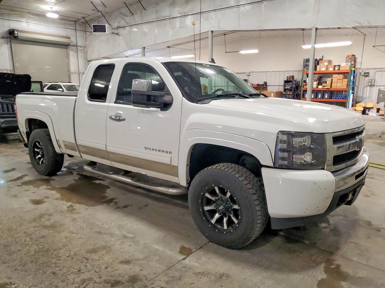 2010 CHEVROLET SILVERADO 1500 — фото 4
