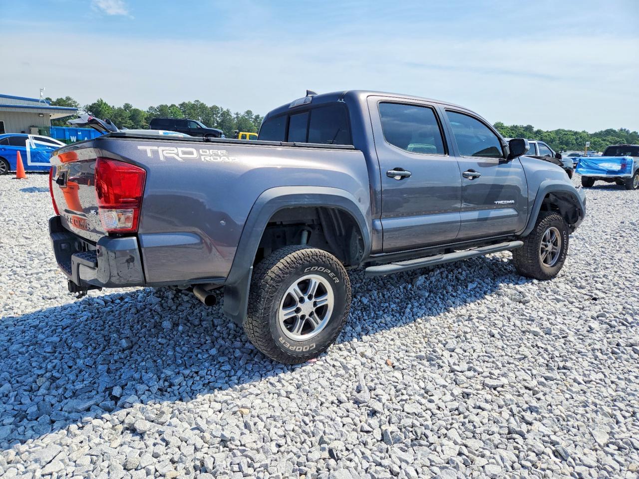 2016 TOYOTA TACOMA — фото 3