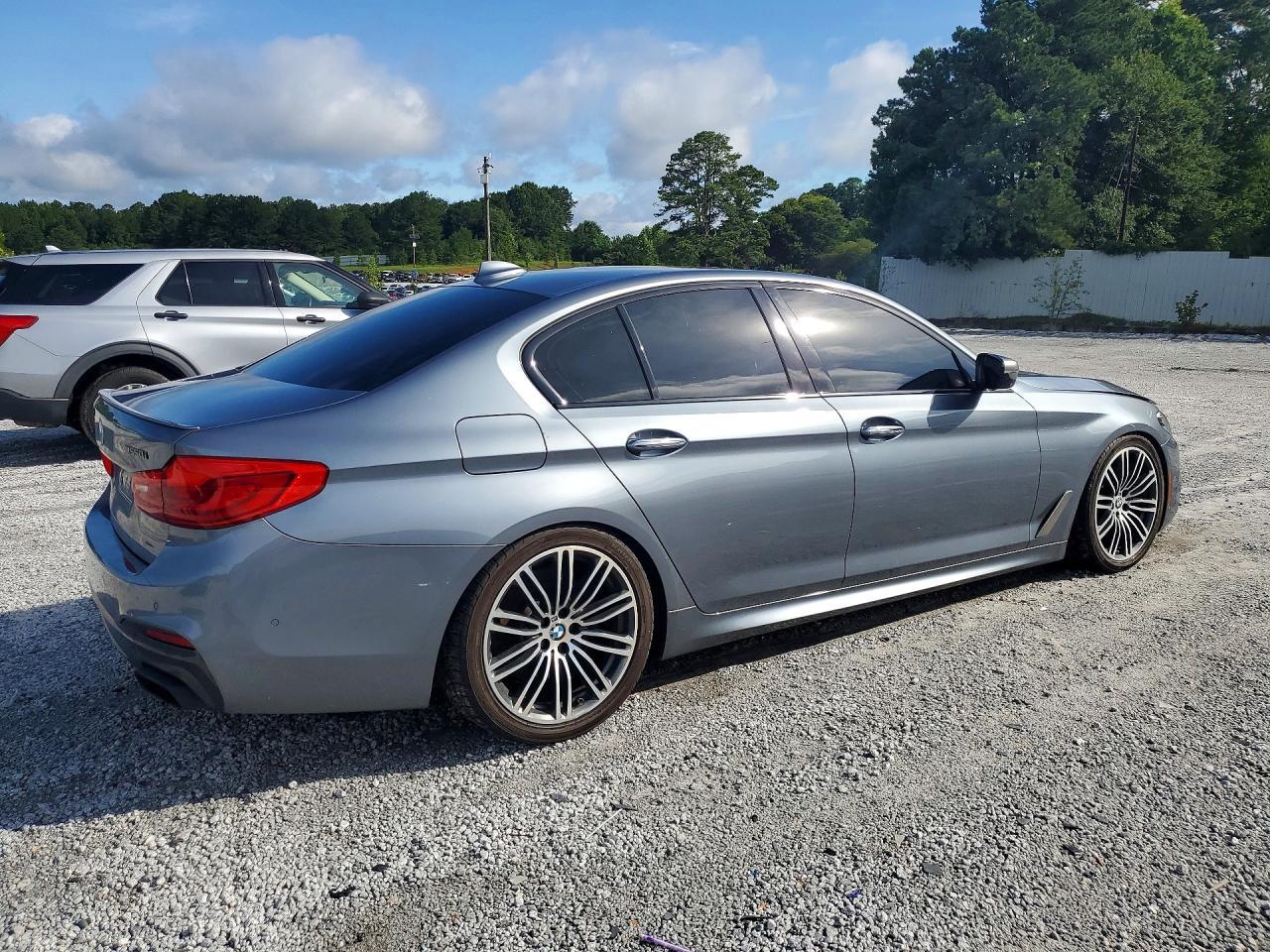 2018 BMW 5 SERIES — фото 3