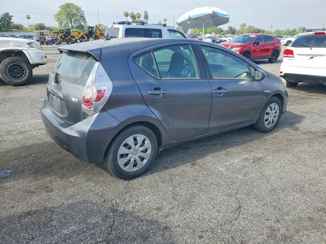 TOYOTA PRIUS C