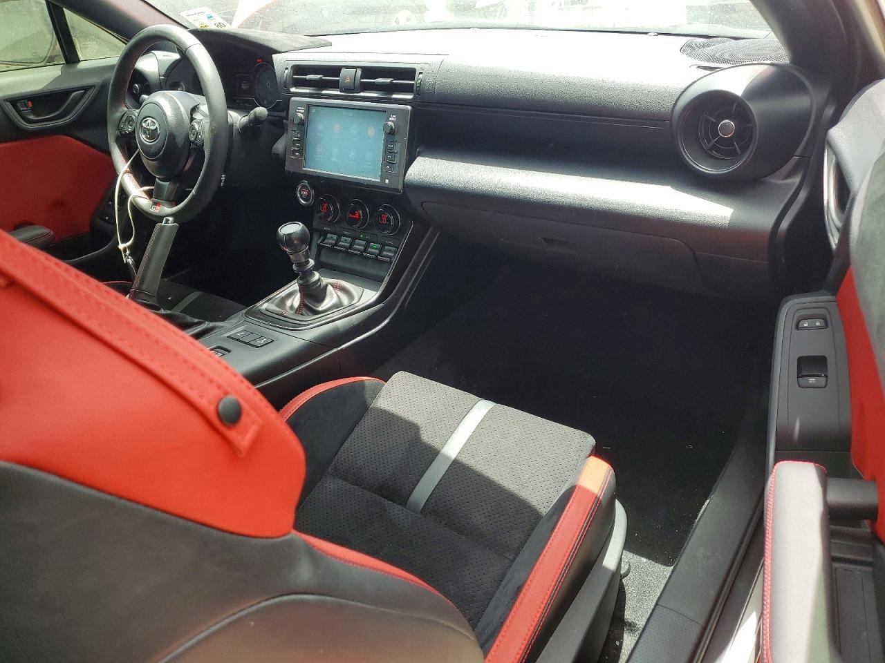 TOYOTA GR86