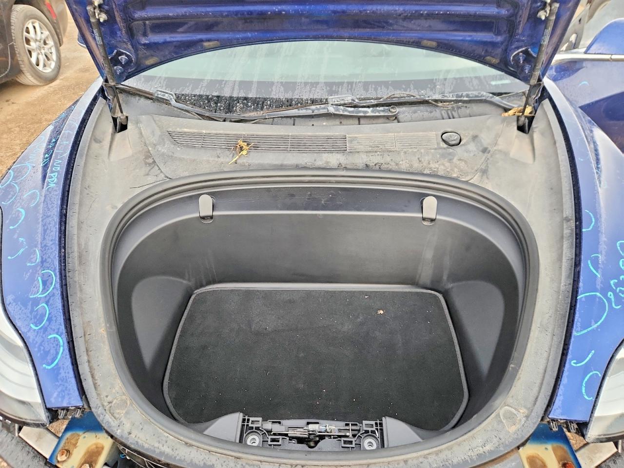 2018 TESLA MODEL 3 — фото 11