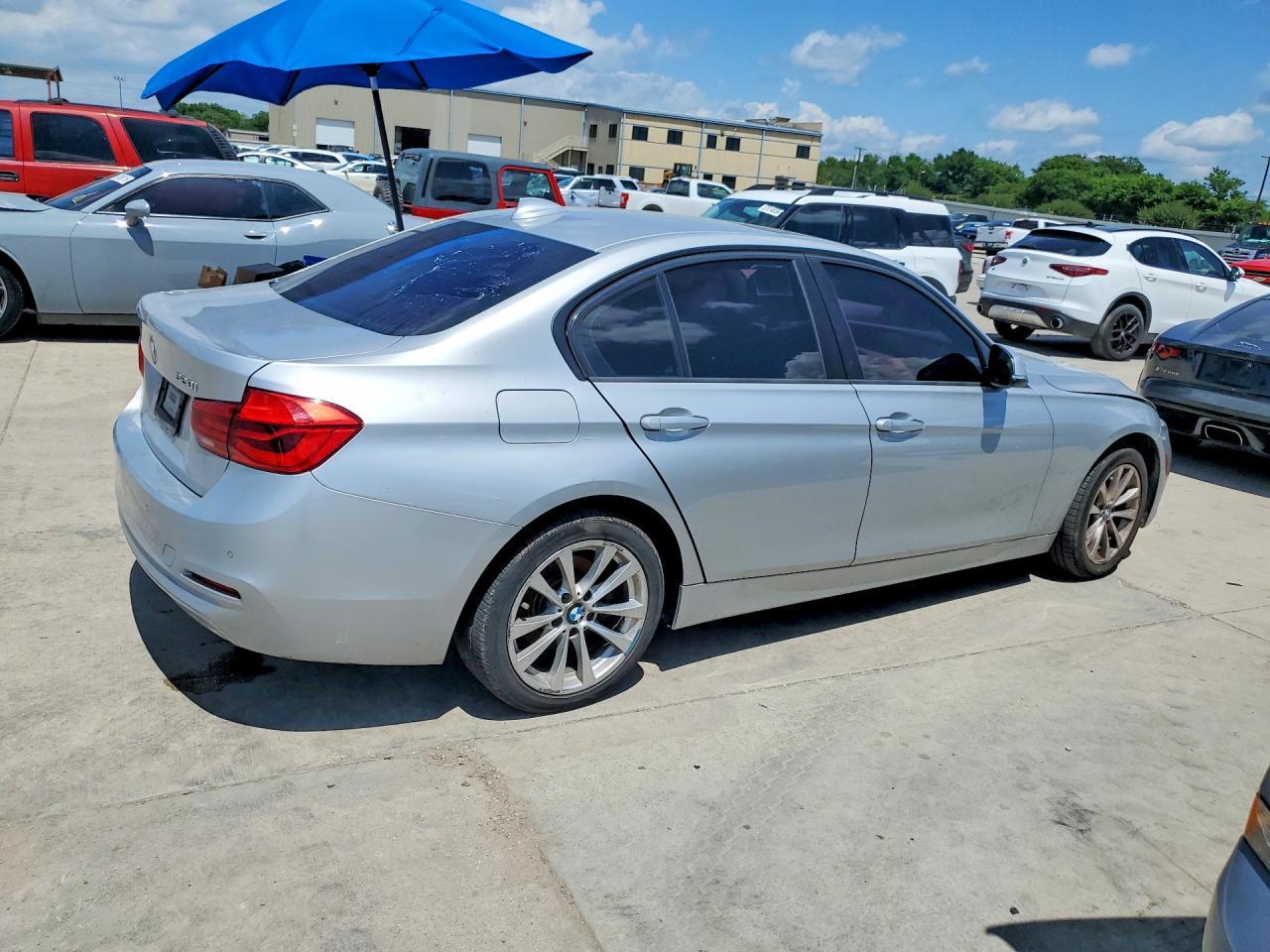 2017 BMW 3 SERIES — фото 3