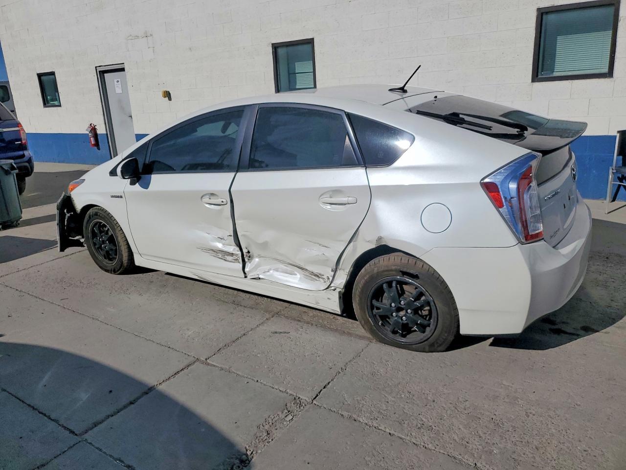 2015 TOYOTA PRIUS — фото 2