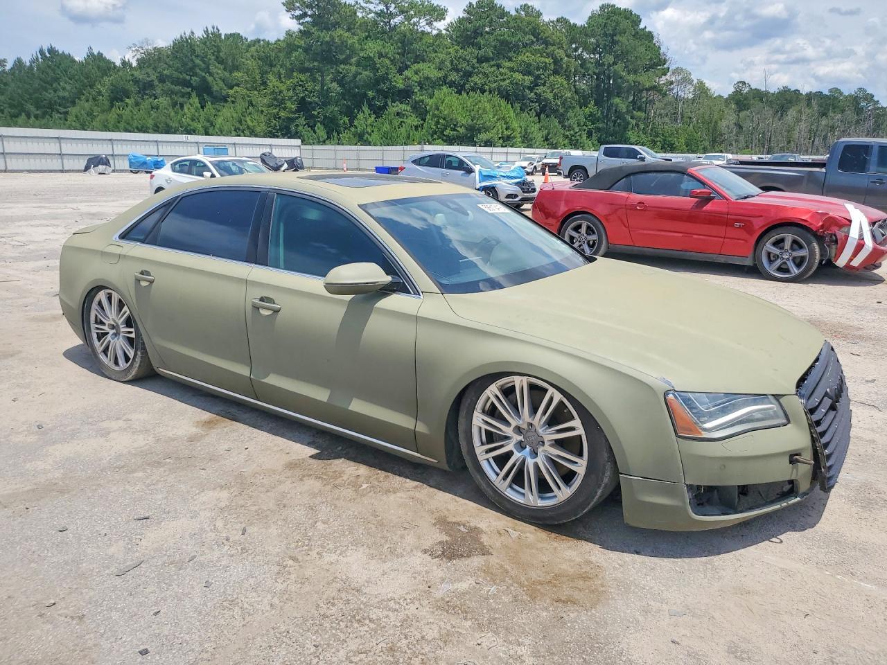 2011 AUDI A8 — фото 4